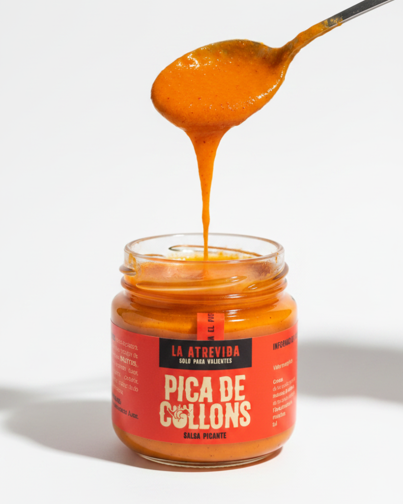 Salsa picante artesanal La Atrevida de Pica de Collons, en frasco, con ingredientes naturales y textura cremosa.