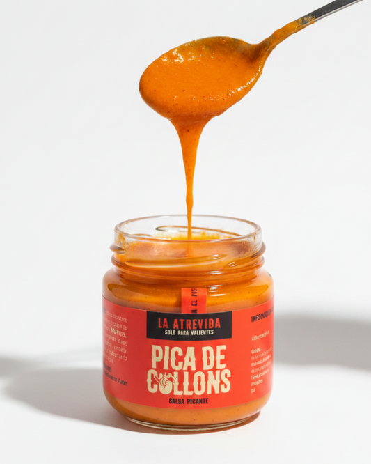Salsa picante artesanal La Atrevida de Pica de Collons, en frasco, con ingredientes naturales y textura cremosa.