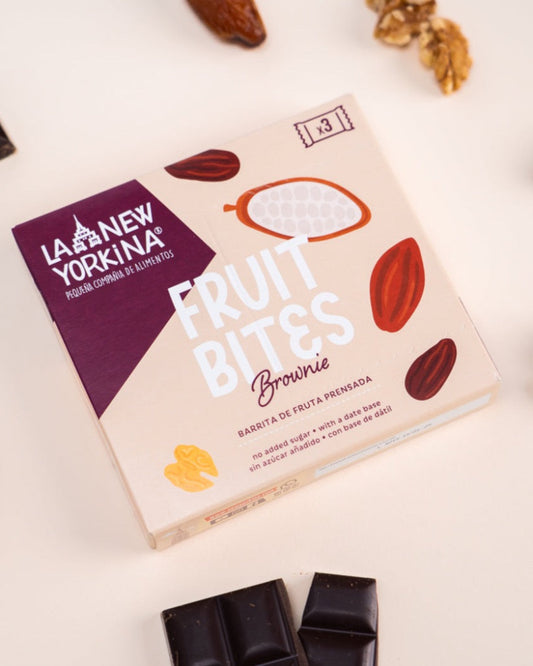 Fruit Bites Brownie de La Newyorkina, barritas de fruta prensada con dátil, nueces y cacao